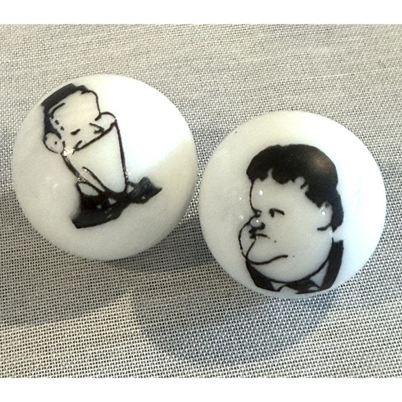 Laurel & Hardy Porcelain‎ Trinket Box W/ Hat And Marbles 1999 - Picture 2 of 8